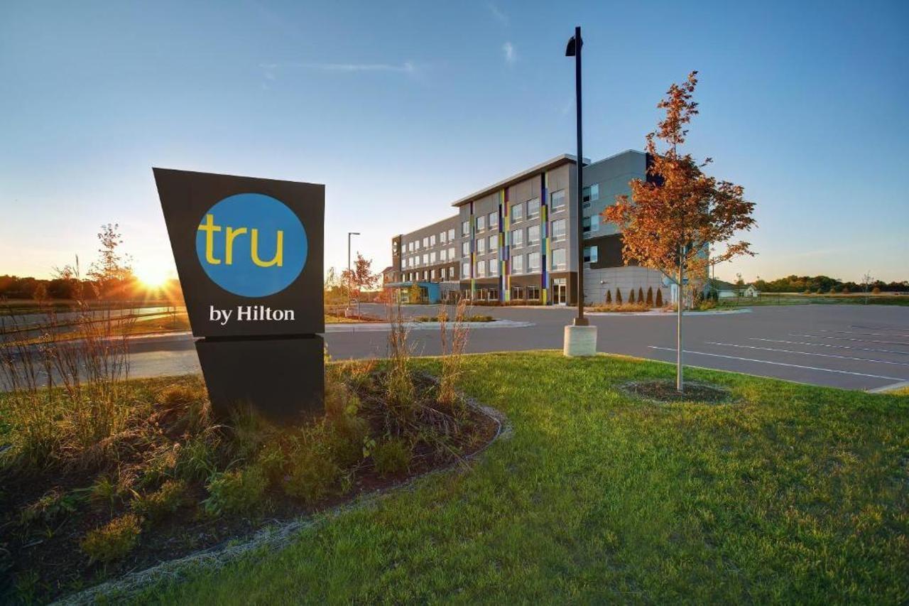 Tru By Hilton Stoughton Hotel Exterior photo