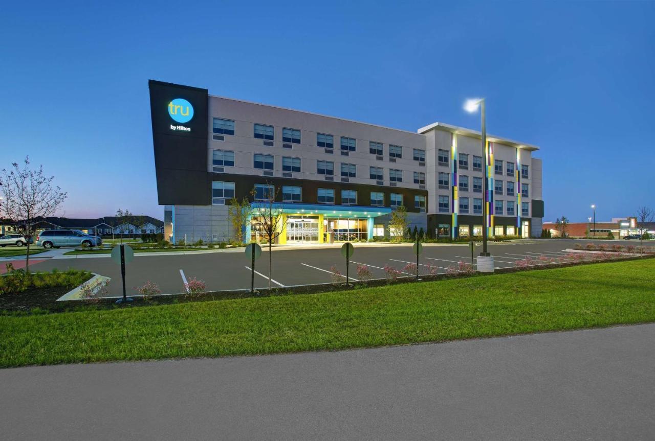 Tru By Hilton Stoughton Hotel Exterior photo