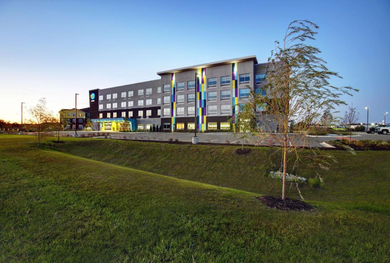 Tru By Hilton Stoughton Hotel Exterior photo