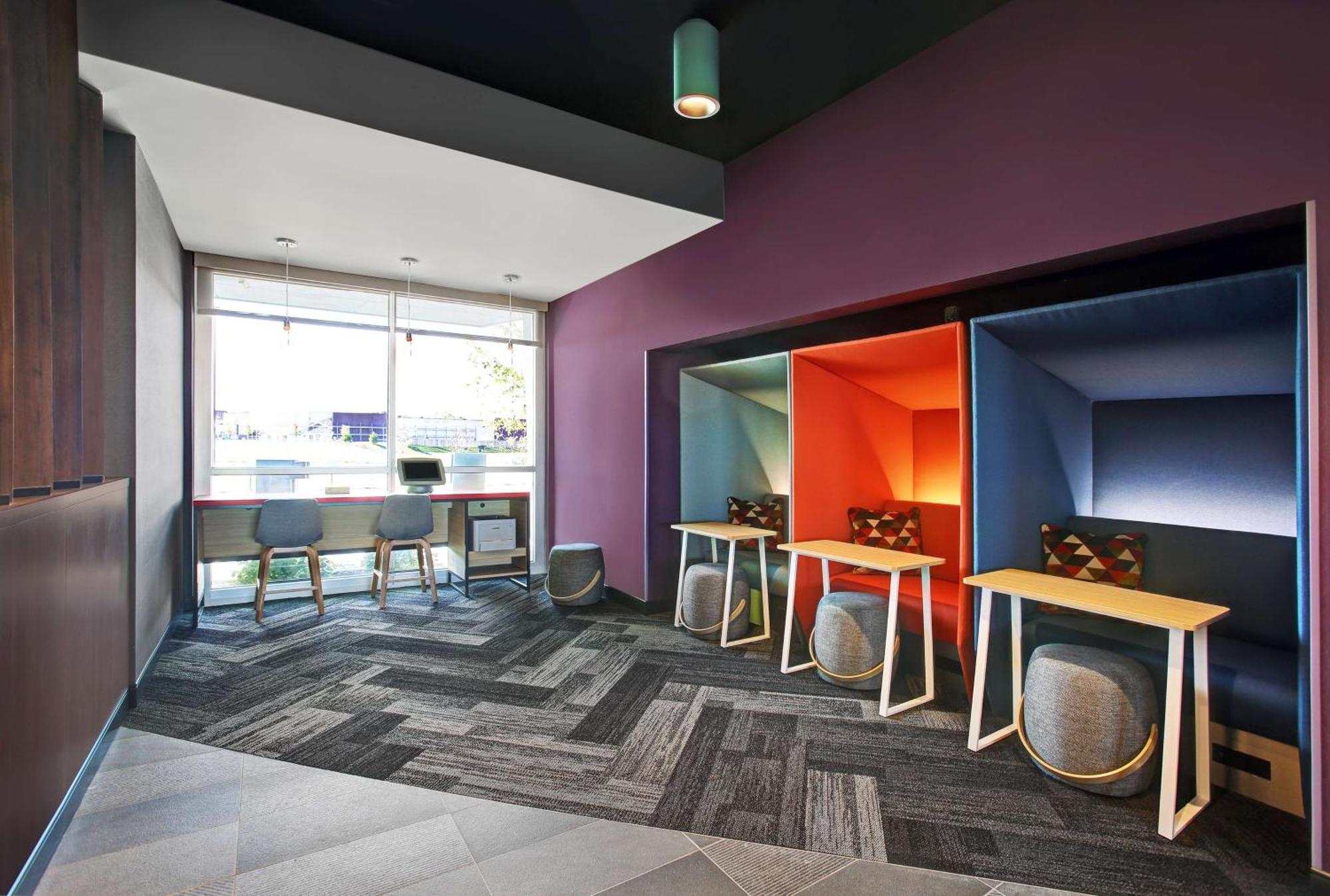 Tru By Hilton Stoughton Hotel Exterior photo